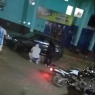 Según información policial, las víctimas se encontraban libando en la calle cuando fueron atacadas.