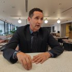 Es el oficial de Comunicación en la División de Información y Relaciones Exteriores de la Organización Mundial de Comercio (OMC).