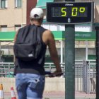 Un termómetro marca 50º en una ciudad el pasado verano, en un año que impone récord históricos en altas temperaturas.