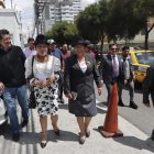 Cecilia Velasque, actual subcoordonadora del movimiento, llegan a la delegación del CNE en Pichincha.