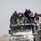 Darfur. Varios ciudadanos sudaneses huyendo del conflicto en su país.