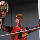 El murciano celebró el fin de semana en España la consecución del título intermedio y se alista para el MotoGP.