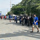 El movimiento en las afueras del estadio Capwell también fue intensa con los hinchas eléctricos.