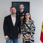 El líder del partido Vox, Santiago Abascal, y la vicepresidenta electa, Verónica Abad.