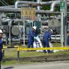 Petrolera.- Trabajadores realizan sus labores en una planta de extracción de petróleo.