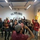 Según explica el propio artista, la muestra está íntimamente conectada con la escena independiente.