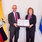 Autoridades. El acuerdo refuerza el arte y la salud en la población.