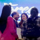 Secreto. Solo Henry Kronfle y Valentina Centeno, junto a los líderes de sus partidos, saben qué negociaron con el correísmo para mantener esa sonrisa.