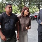 Expediente. Soledad Padilla, excolaboradora de Jorge Glas, acudió a la Fiscalía ubicada en el norte de Quito.