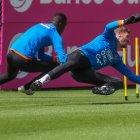 El arquero Javier Burrai (c) participa en un entrenamiento hoy, en la Casa de la Selección, en Quito (Ecuador).