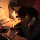 Apagón. Los inconvenientes en una oficina por el corte de energía.