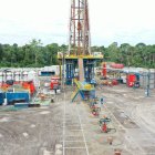 La torre de perforación de pozos petroleros.