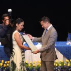 Credenciales. El miércoles, en el Teatro Sucre de Quito, Daniel Noboa recibió de la presidenta del CNE, Diana Atamaint, su credencial de presidente.