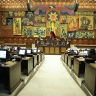 Los legisladores en el transcurso de la segunda sesión.