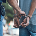 Los agentes fueron detenidos el sábado 18 de noviembre, en el suburbio de la ciudad