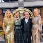 La conductora Érika Vélez junto a los jueces Carolina Sánchez, Jorge Rausch e Irene González.