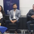 El ministro del Deporte, Sebastián Palacios (c), en una de sus últimas gestiones. El funcionario entró en el cargo en mayo de 2021 con el presidente Guillermo Lasso.