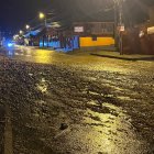 Afectación. En la vía Calacalí las lluvias de la noche del martes arrastraron escombros a la carretera.
