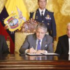 Guillermo Lasso dio ocho proyectos eléctricos a una empresa francesa para que concesione el servicio por 25 años.