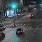 Cámaras de seguridad captó la motocicleta en la que se movilizaban los agentes.