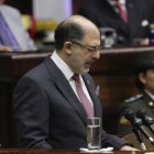 Henry Kronfle en su discurso en la Asamblea.