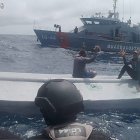 Las lanchas guardacostas de la Armada interceptaron el semisumergible en la zona de exclusión marítima ecuatoriana.