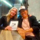 E escritor Mario Maldonado, exhibe su obra donde narra sus experiencias