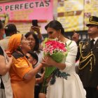 Actividad. Mientras en Carondelet se realizaba un almuerzo para las delegaciones internacionales, la vicepresidenta fue recibida en el mercado Iñaquito.