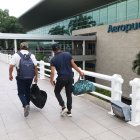 Oportunidades. Muchos jóvenes han decidio viajar en busca de nuevos desafíos fuera del Ecuador.
