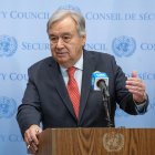 Fotografía cedida por la ONU donde aparece su secretario general, António Guterres, mintras habla durante una rueda de prensa celebrada en la sede del organismo en Nueva York (EEUU).