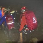 Los bomberos, a través de un equipo especializado en rescates de montaña, recuperaron el cuerpo de un joven que fue alcanzado por un rayo.
