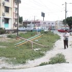 1. Maleza. En La Saiba, hay espacios donde el monte se confunde ya con la zona destinada para el peatón