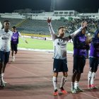 Los jugadores de Liga de Quito se acercaron para celebrar con sus hinchas el haber ganado la segunda etapa.