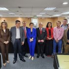 Foto oficial de la ministra Ivonne Núñez junto al Consejo Nacional de Trabajo y Salario, conformado por gremios de empleadores y trabajadores.