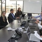 La ministra de Energía, Andrea Arrobo, en reunión con otros titulares de cartera se de Estado.