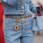 Utiliza los que vienen con adornos para elevar tu look básico.