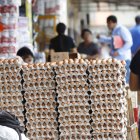 Guayaquil.- Un local de venta de huevos en el mercado ubicado en la calle Pedro Pablo Gómez.