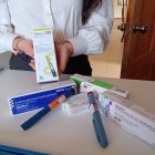 La insulina es un producto indispensable para controlar la diabetes, pero es importado y suele escasear.