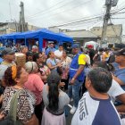 1. Espacios. Cientos de comerciales informales reclamaban por no tener un espacio para poder vender sus productos