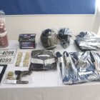 La Policía presentó a los detenidos y las evidencias incautadas.