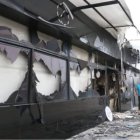 Atentado. El centro nocturno quedó en mal estado tras la explosión.