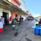 Operativo. La presencia militar se dio para acompañar a los agentes que hicieron el levantamiento del cadáver.