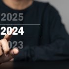 Los ecuatorianos se preparan para recibir el 2024