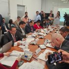 El contralor Mauricio Torres compareció a la mesa de Fiscalización.