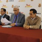 Darío Ordóñez, gerente de la EMOV EP, mostró documentos con el detalle de los mensajes que la ciudadanía recibía para apelar las supuestas Infracciones registradas por los radares.