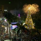Cientos de guayaquileños se congregaron para ver este espectáculo.