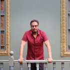 Hernán Pacuruco, director de la Bienal de Cuenca, invitó al evento de inauguración que se llevará a cabo mañana en la plaza del Otorongo.