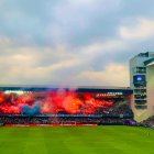 En la última fecha los hinchas de Emelec volvieron a encender bengalas en el Capwell