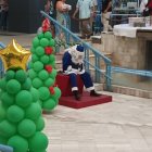 La presencia de Papá Noel en centros comerciales es tradicional en Navidad