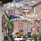 Entre los trabajos se están pintando las fachadas de las viviendas y locales. Se colocó iluminación en zonas de mayor afluencia de personas. Además del mejoramiento de aceras. 2. Inseguridad. Las escalinatas que conectan la calle Los Ríos con la  Valparaíso es tomada por los habitantes de calle.